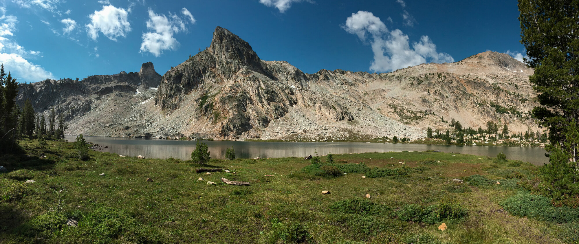 Panoramic view of Alice Lake with El Capitan peak towering above